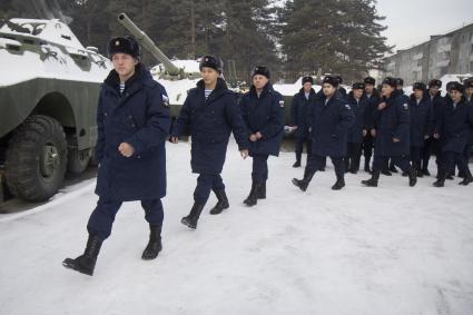 Иркутск. Призывники в сборном пункте военного комиссариата  перед отправкой к месту несения службы в ВС РФ.