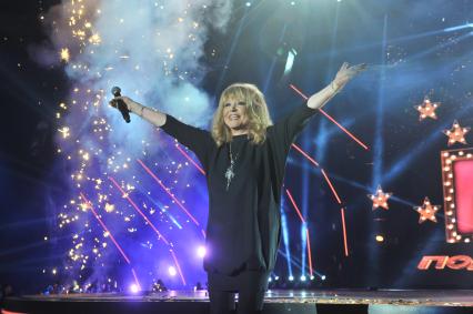 Москва. Певица Алла Пугачева во время выступления на церемонии вручения ежегодной национальной премии в области музыки `Золотой граммофон` в СК `Олимпийский`.