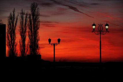 Нижний Новгород. Вид на закат. Уличные фонари.