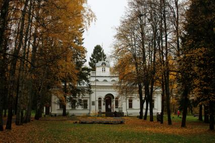 Переславль-Залесский. Музей -усадьба `Белый дворец`.