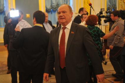 Москва. Лидер КПРФ Геннадий Зюганов перед выступлением президента РФ В.Путина с ежегодным посланием к Федеральному Собранию РФ в Кремле.