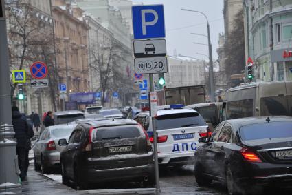 Москва. Платная парковка в центре города.