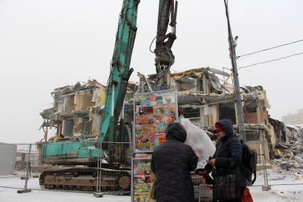 Москва.  Третья волна сноса самостроя у  метро Петровско-Разумовская.