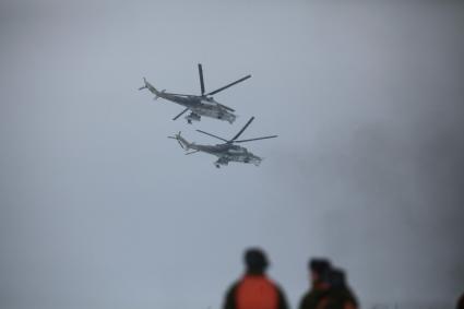 Рязанская область. Вертолеты Ми-24 на учениях 106-й гвардейской Воздушно-десантной Краснознаменной ордена Кутузова дивизии.