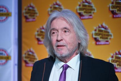 Санкт-Петербург. Певец и композитор Вячеслав Малежек на церемонии награждения музыкальной премии `Звезды дорожного радио`.