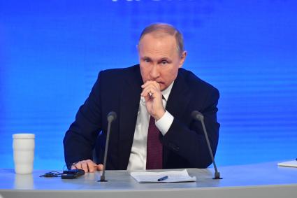 Москва. Президент России Владимир Путин на большой ежегодной пресс-конференции в Центре международной торговли на Красной Пресне.