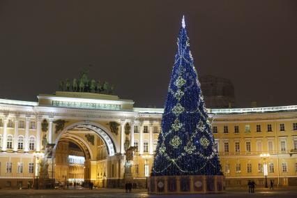 Санкт-Петербург. Новогодняя ель на Дворцовой площади