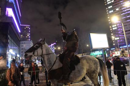 Москва. Перед премьерой фильма `Викинг` режиссера Андрея Кравчука в кинотеатре `Октябрь`.