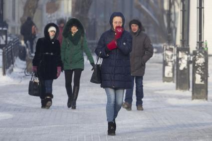 Иркутск. Жители города на улице.