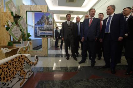Москва. Первый заместитель председателя Государственной Думы РФ Александр Жуков,специальный представитель президента РФ по вопросам природоохранной деятельности , экологии и транспорта Сергей Иванов ,председатель Госдумы РФ Вячеслав Володин (слева направо) перед первом пленарном заседании весенней сессии Госдумы РФ.