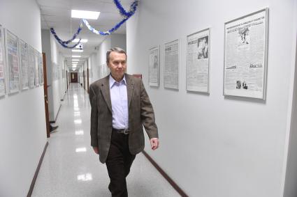 Москва. Корреспондент `Комсомольской правды` Леонид Репин в редакции.