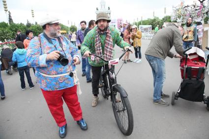 Диск 187. председатель наблюдательного совета группы компаний Bosco di Ciliegi Михаил Куснирович и певец Петр Налич