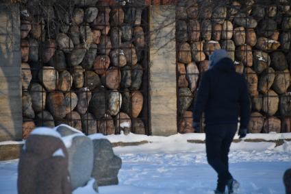 Москва.   Памятник `Жертвам тоталитарного режима`   в парке искусств`Музеон`.