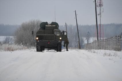 Подольск, Московская область. В Подмосковье поставили на боевое дежурство полк зенитно-ракетных систем С-400 `Триумф`.