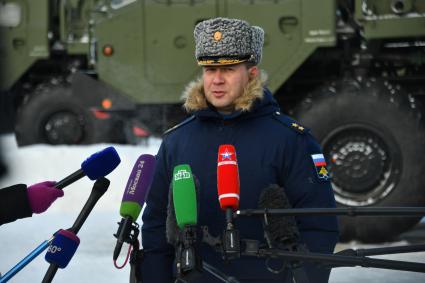 Подольск, Московская область. Командующий 1-й армией ПВО-ПРО особого назначения генерал-лейтенант Андрей Демин .