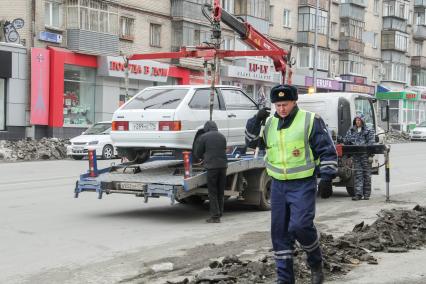 Челябинск. Эвакуация неправильно припаркованного автомобиля.