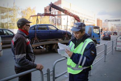 Челябинск. Эвакуация неправильно припаркованного автомобиля.