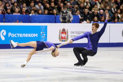 Челябинск. Фигуристы Евгения Тарасова и Владимир Морозов  на Чемпионате России по фигурному катанию.