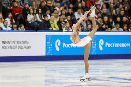 Челябинск.  Фигуристка Мария Сотскова  во время выступления  на Чемпионате России по фигурному катанию.