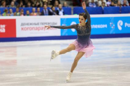 Челябинск.  Фигуристка Евгения Медведева  во время выступления  на Чемпионате России по фигурному катанию.