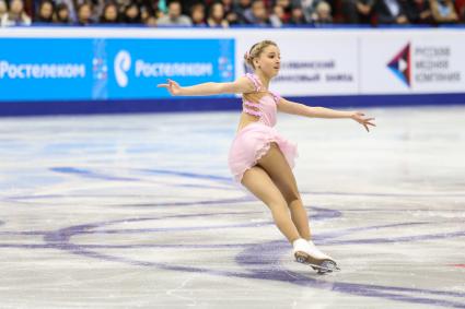 Челябинск.  Фигуристка Мария Сотскова  во время выступления  на Чемпионате России по фигурному катанию.