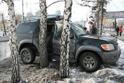 Барнаул.  Автомобиль, пострадавший в результате ДТП.