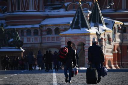 Москва. Туристы на Красной площади.