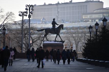 Москва. Памятник маршалу Георгию Жукову на Манежной площади.