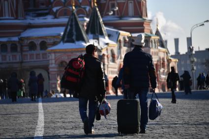 Москва. Туристы на Красной площади.