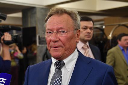 Москва. Актер Сергей Шакуров перед церемонией вручения кинопремии `Золотой орел - 2017`.
