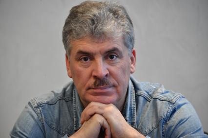 Московская область. Директор `Совхоза имени Ленина` Павел Грудинин во время интервью.