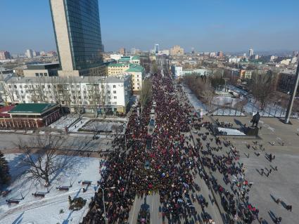 Украина, Донецк. Церемония прощания с командиром батальона `Сомали` Михаилом `Гиви` Толстых в Донецком государственном академическом театре оперы и балета.