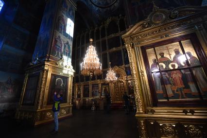 Москва. Интерьер Спасо-Преображенского собора Новоспасского монастыря.