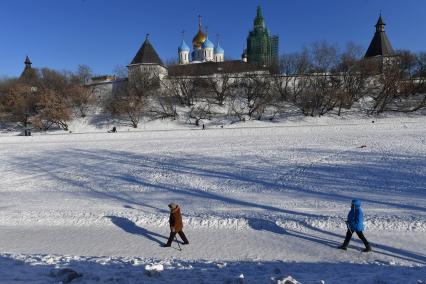 Москва. Вид на Новоспасский мужской монастырь.