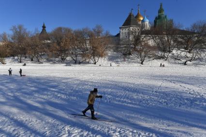 Москва. Вид на Новоспасский мужской монастырь.