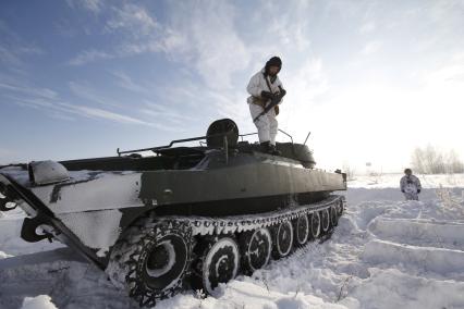 Башкирия. Военнослужащие инженерных  войск на военном полигоне Алкино-2 во время специальных учений ко Дню инженерных войск.