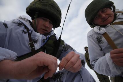 Башкирия. Саперы инженерных  войск на военном полигоне Алкино-2 во время специальных учений ко Дню инженерных войск.