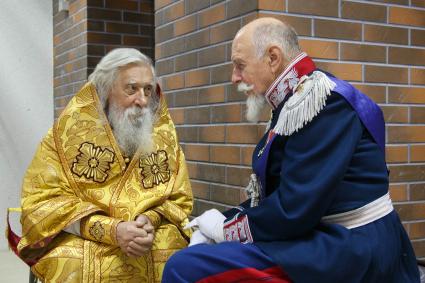 Санкт-Петербург. Актеры массовых сцен на съемках фильма Алексея Учителя `Матильда` в Санкт-Петербурге.