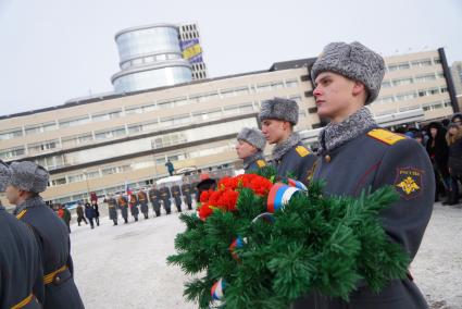 Екатеринбург. Церемония возложения цветов к мемориалу \"Черный тюльпан\", в день 28-й годовщины вывода Советских войск из Афганистана