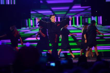Москва. Певица Елена Темникова выступает на концерте Big Love Show 2017 в СК `Олимпийский`.