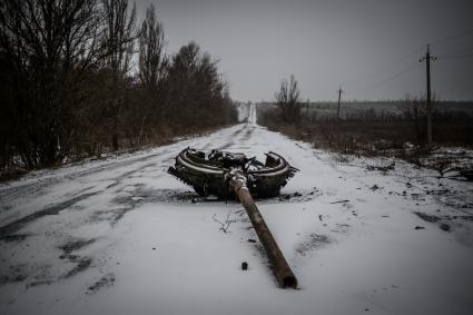 Украина, Донецкая область. Дорога к селу Коминтерново - передовой край обороны ДНР.