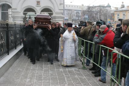 Диск193. Прощание с актером Александром Абдуловым. 5.01.2008. На снимке: актер Леонид Ярмольник (справа)