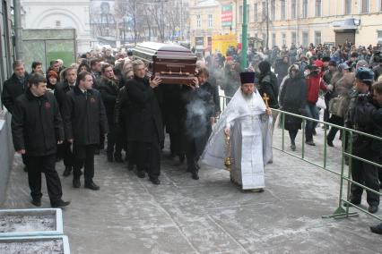 Диск193. Прощание с актером Александром Абдуловым. 5.01.2008. На снимке: актер Леонид Ярмольник (справа)