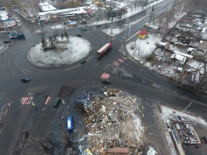 Украина, Донецк. Последствия мощного взрыва в районе транспортной развязки `Мотель`.