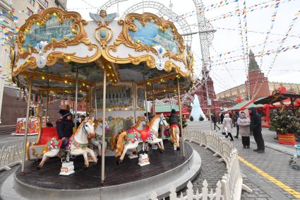 Москва. Фестиваль `Московская Масленица` на Манежной площади.