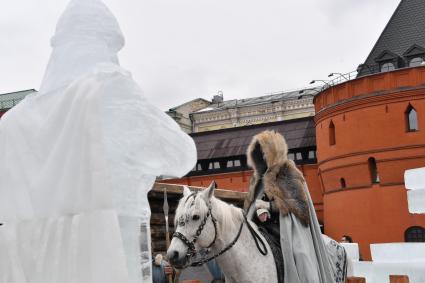 Москва.  Участник  фестиваля  `Московская Масленица`на  площади Революции.