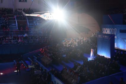 Сочи.  Шоу  на церемонии  открытия  III  зимних Всемирных военных  игр.