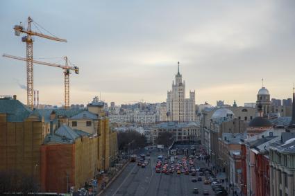 Москва. Вид на  Политехнический музей  и Новую площадь со смотровой площадки на крыше Центрального Детского Магазина на Лубянке.