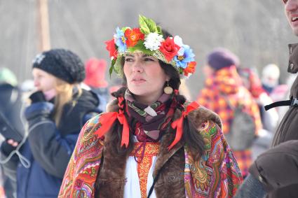 Московсая область. Народные гуляния  во время празднования Бакшевской Масленицы  в Истринском районе деревни  Румянцево.