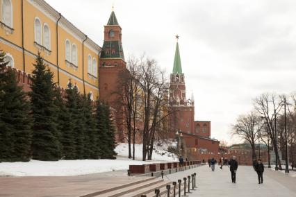 Москва.  Мемориалы городов-героев в Александровском саду.